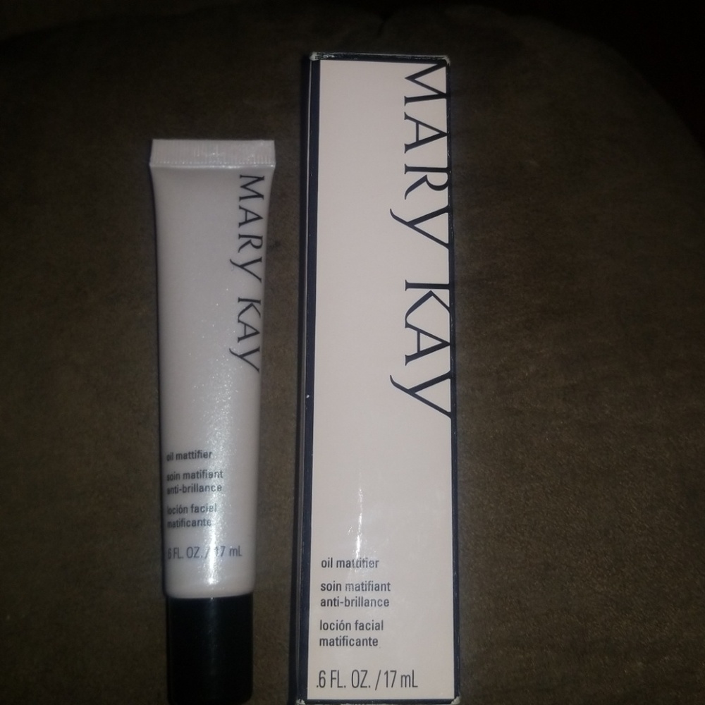 Mary Kay Oil Mattifier NIB